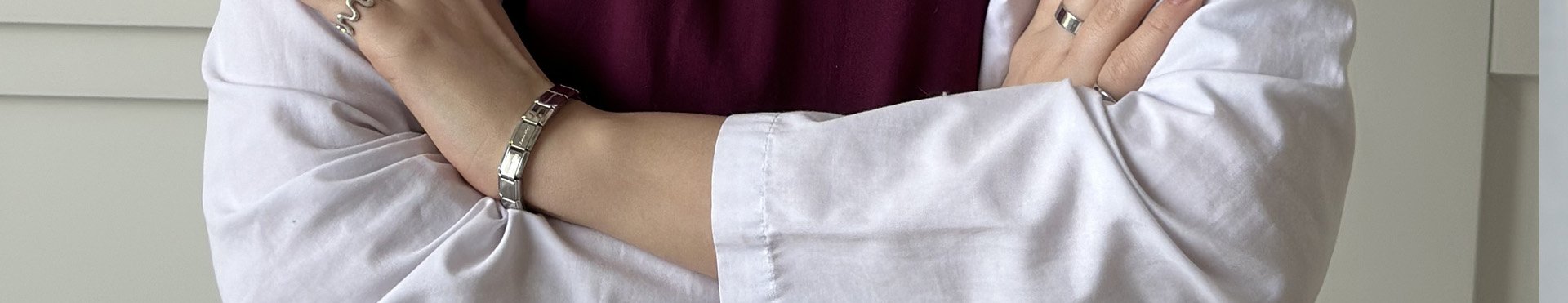 руки врача крупным планом